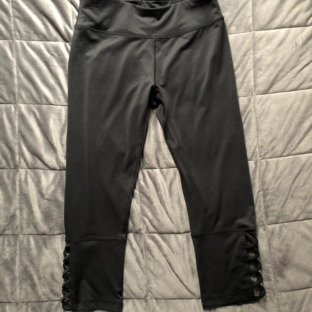 Athletic capris